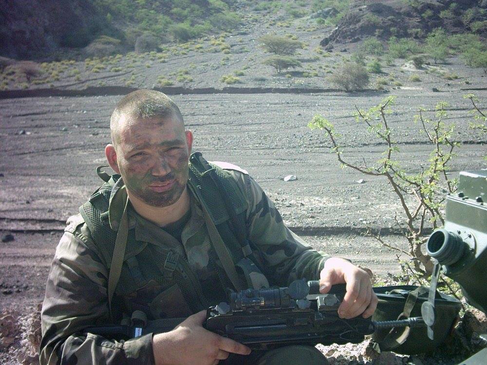 Barbatul intr-una din misiunile sale