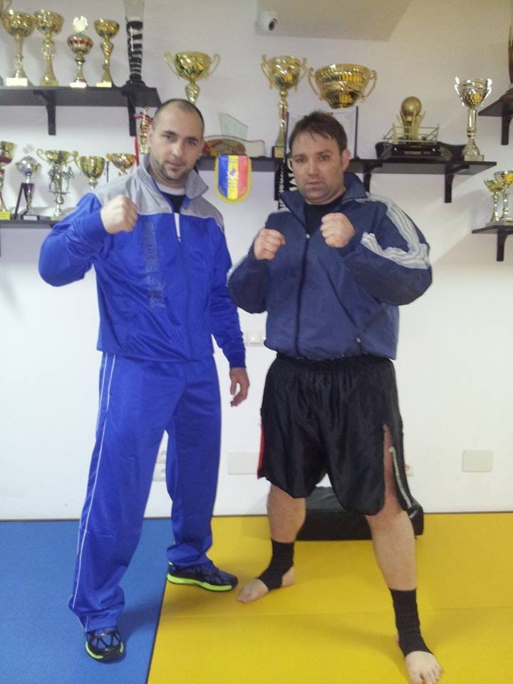 Cand vrea sa se destinda Leo se antreneaza impreuna cu Ciprian Sora la clubul acestuia