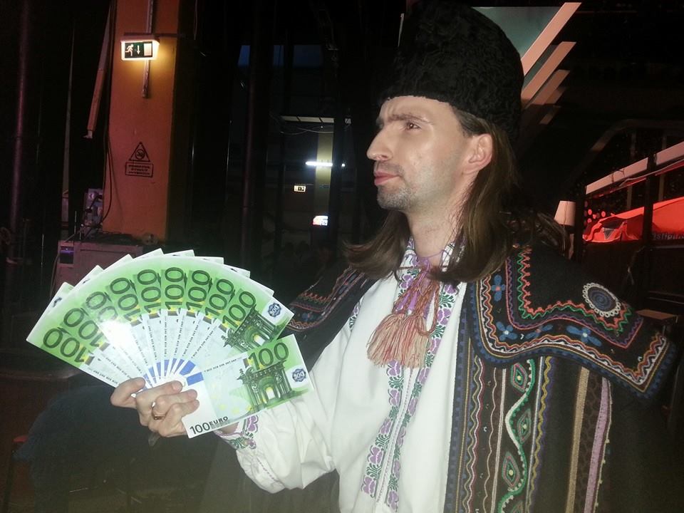 Florin Vasilica a ajuns sa-i copie pe manelisti