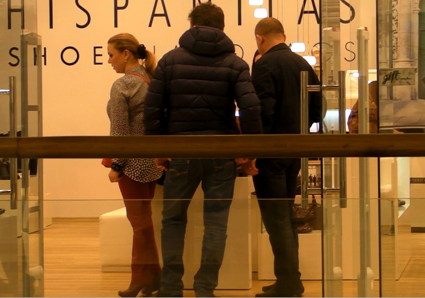 Iesiti la cumparaturi, Cornelia si Lupu Rednic si-au luat pe post de