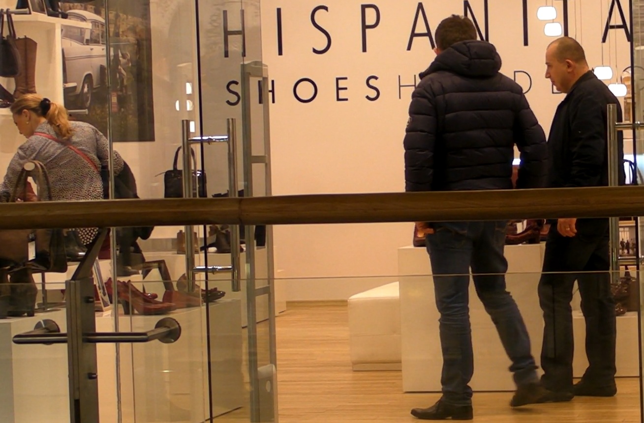 Cornelia Rednic a luat la puricat toate rafturile de incaltaminte