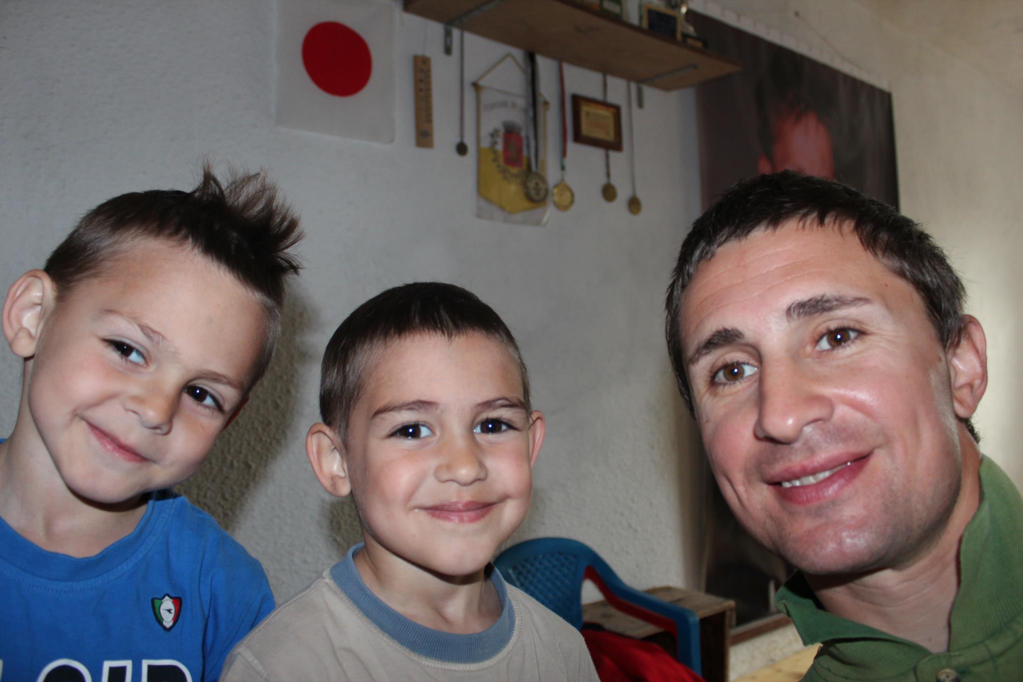 Iulian Stroe vrea sa-si faca cei doi baieti actori de cinema