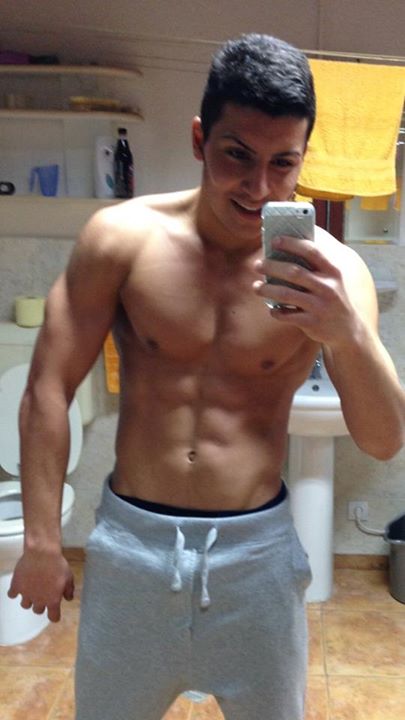 Dany a tras din greu la sala