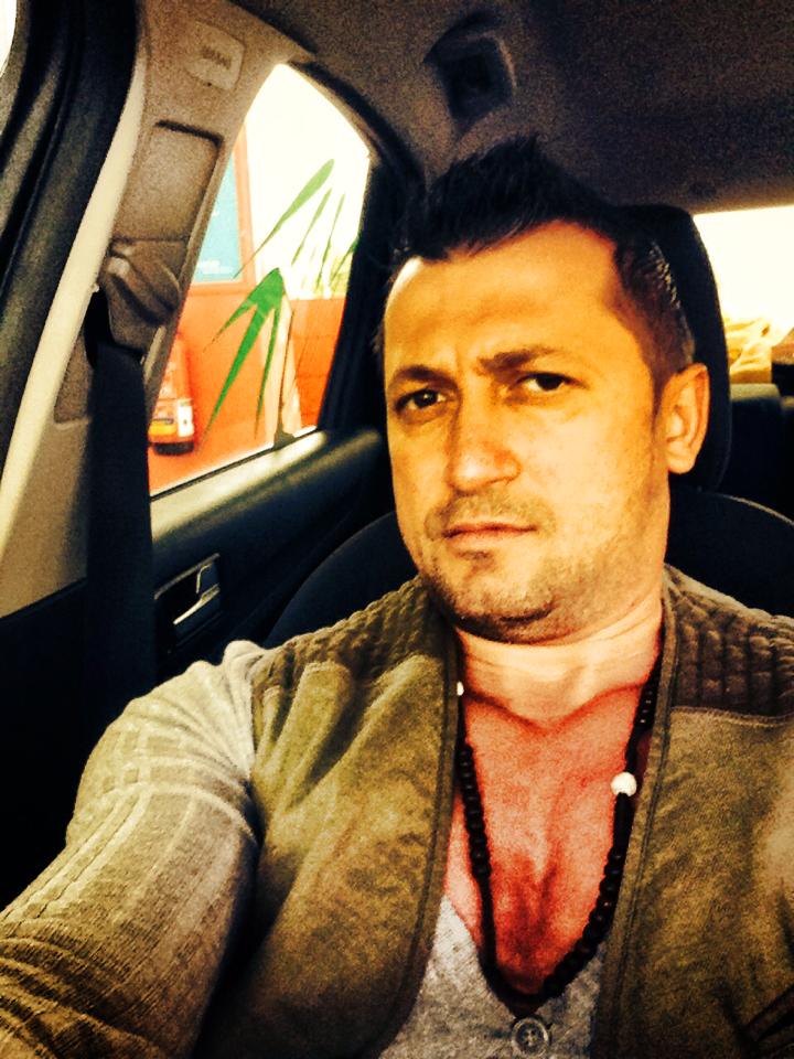 Impresarul lui Salam le roaga pe tinere sa inceteze cu mesajele