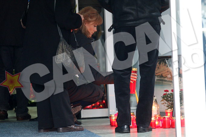 Roxana Ciuhulescu a depus o lumanare la capataiul pilotului-erou