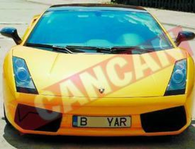 Medicul estetician e obisnuit sa conduca numai masini luxoase