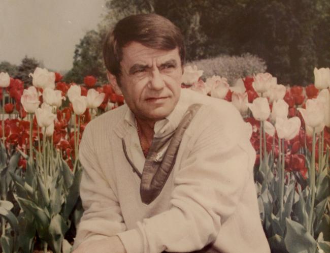 Dan Spataru a fost un cantaret cu mare succes la publicul feminin, dar el i-a ramas fidel Sidei