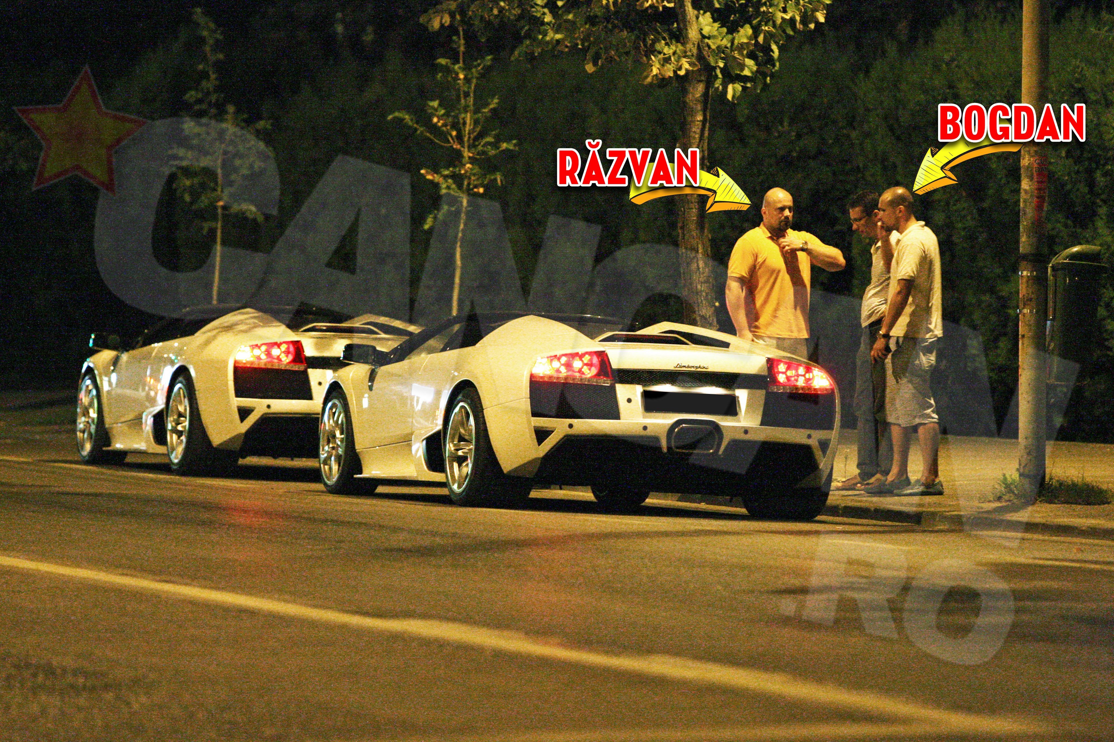 Bogdan si Razvan si-au luat masini identice si sunt de nedespartit