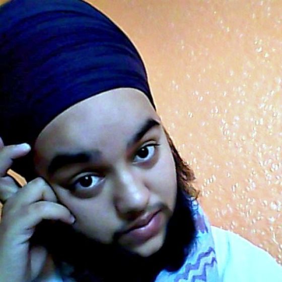 A renuntat sa isi mai epileze parul de pe fata