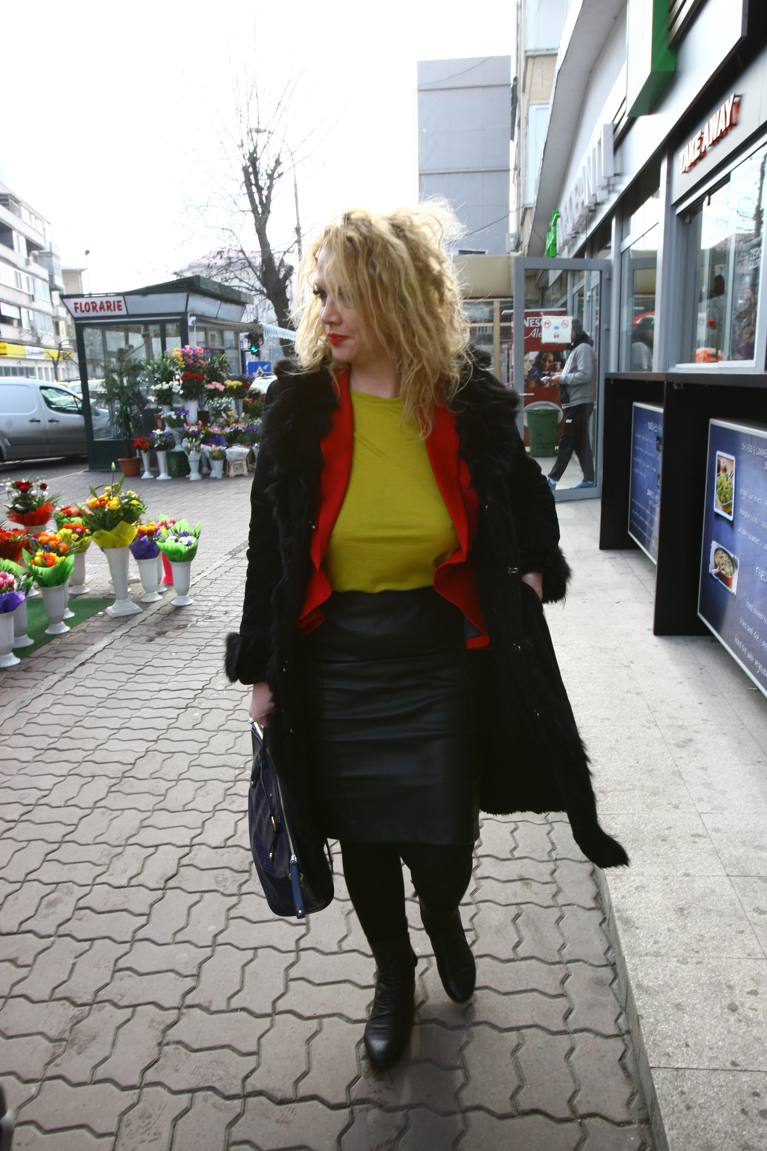 De cand a aflat ca Viorel este bolnav, Oanei nu ii mai arde sa se aranjeze, ca de obicei