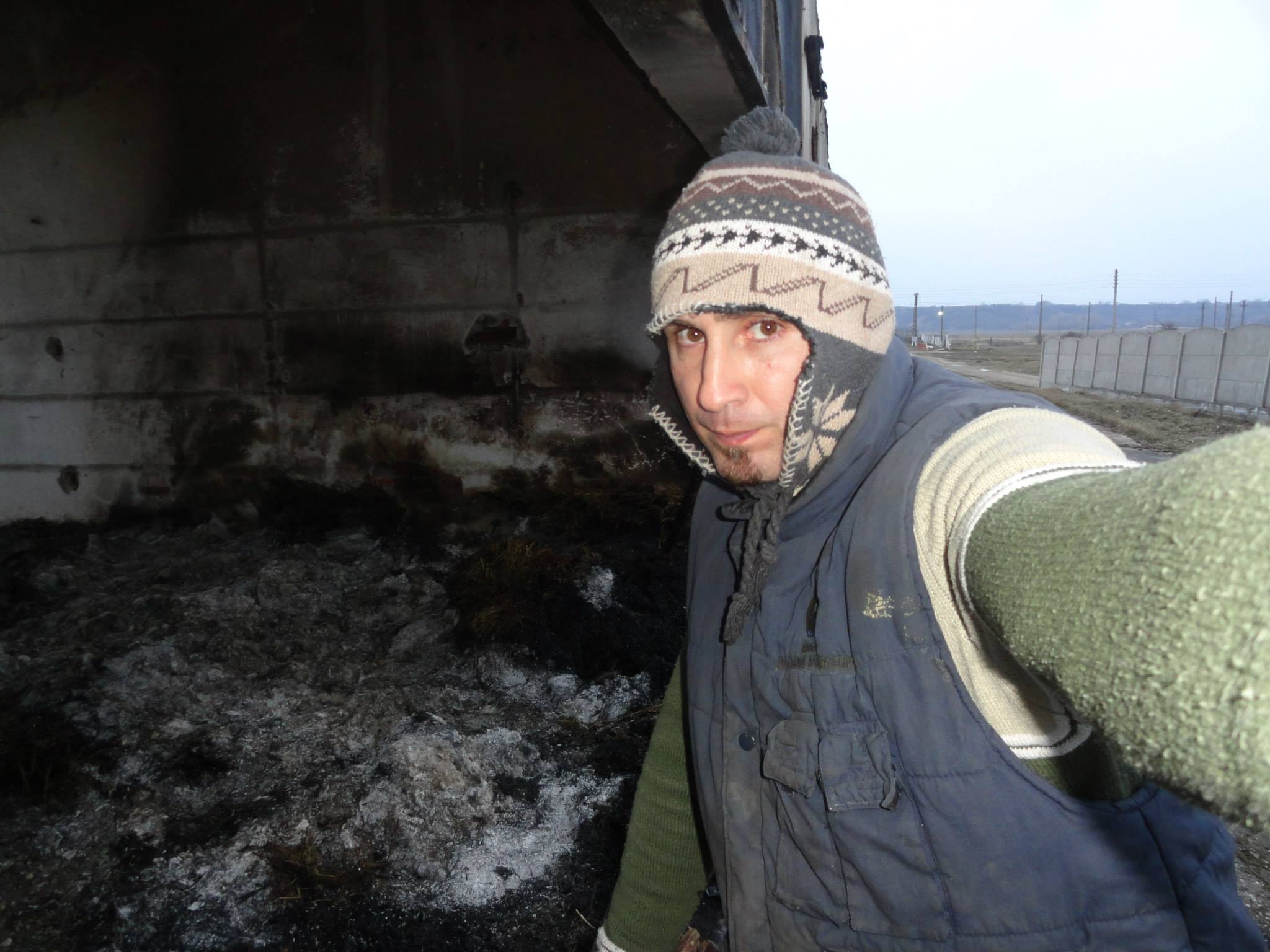 Iulian Stroe este convins ca grajdiul i-a fost incendiat din razbunare