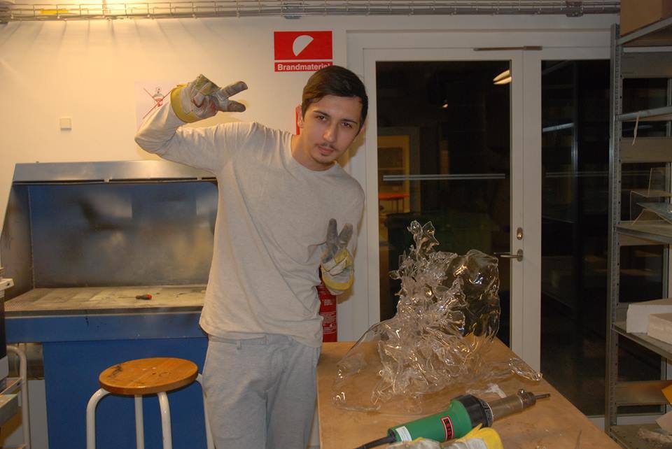 Curajul lui Bogdan a cucerit multe vedete din Romania, care i-au devenit clienti fideli