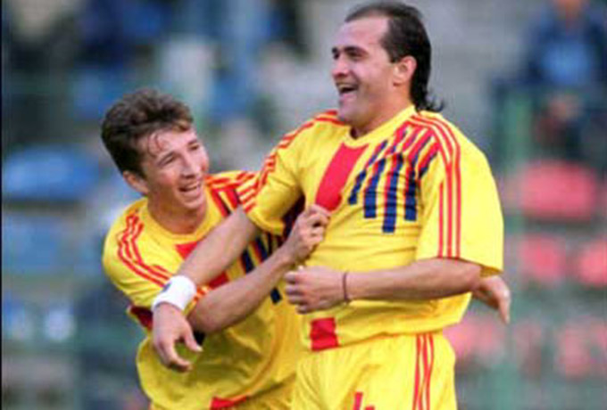 Pusca si cureaua lata, ce barbat era odata! Aici, alaturi de Dan Petrescu