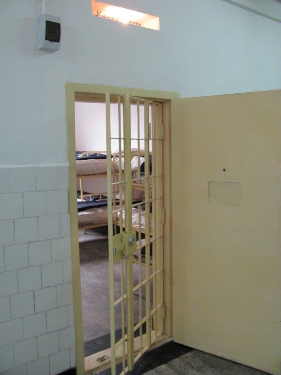 Camera in care stau Copos, Meme Stoica si Gica Popescu