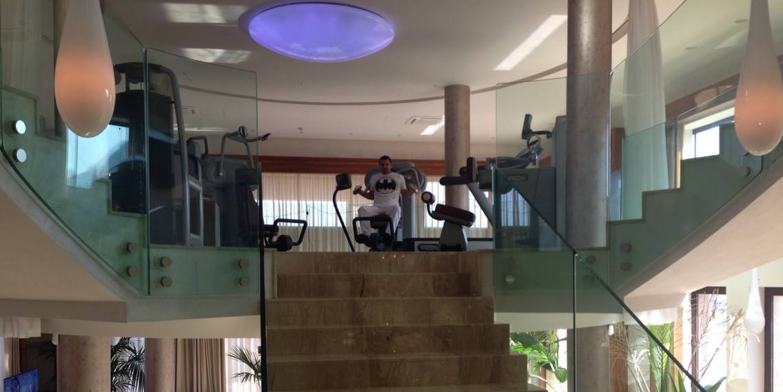 Milionarul bulgar se antreneaza din greu (foto:facebook)