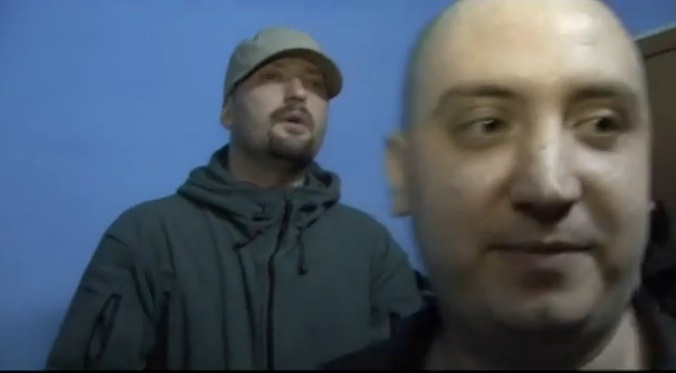 Damaschin a fost jignit de Cheloo si rugat sa paraseasca camera