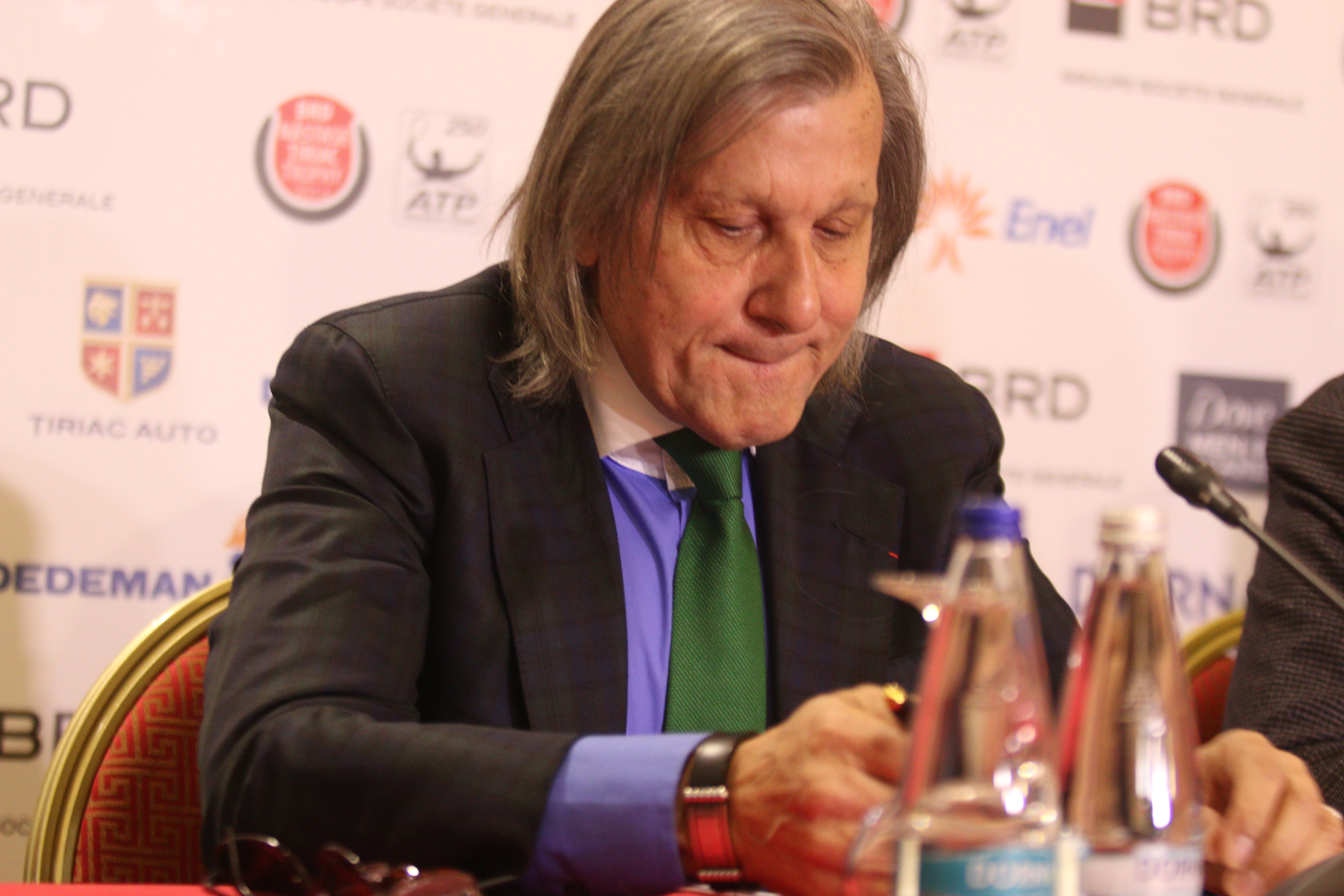 Ilie Nastase va intra din nou pe teren