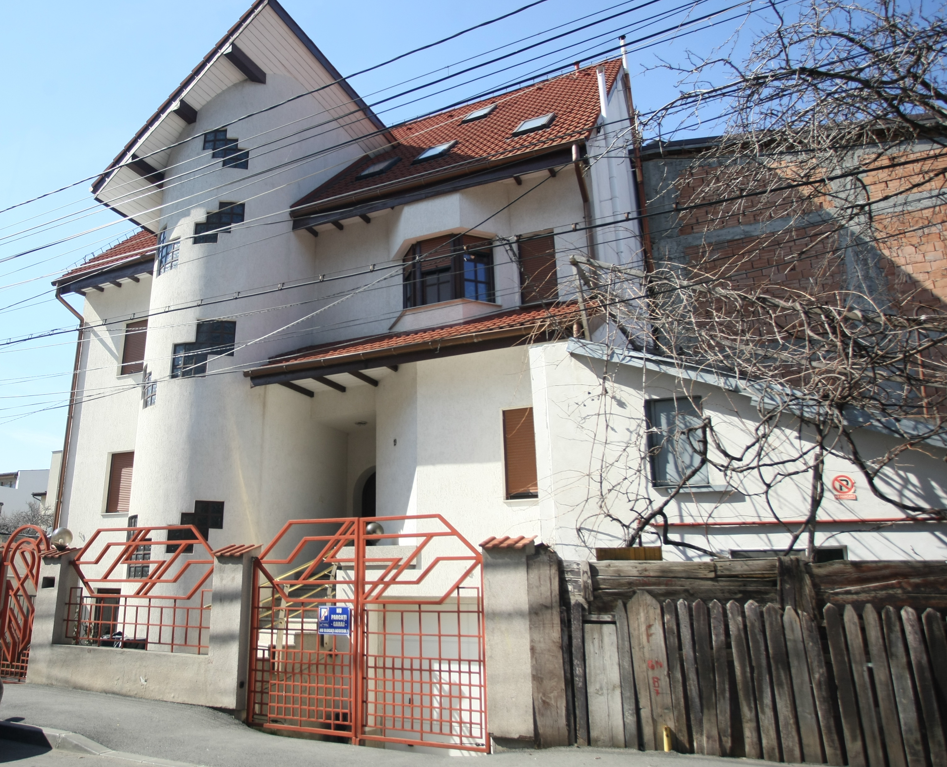 Carmen Radu si sotul ei locuiesc intr-o vila superba de langa Piata Domenii