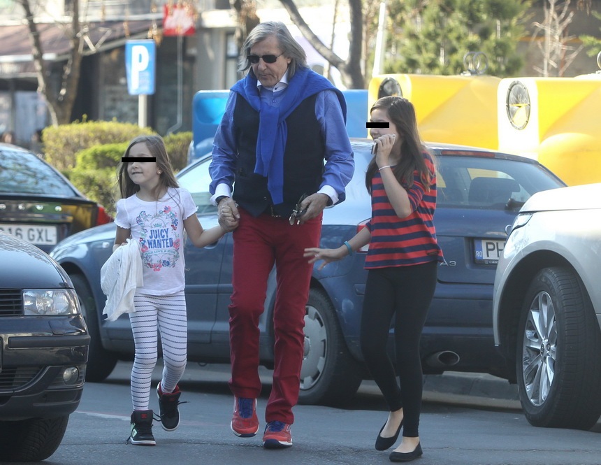 Dupa o zi perfecta in familie, tatal si fiicele radiaza de fericire