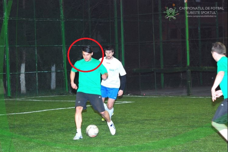 Andrei este pasionat de fotbal