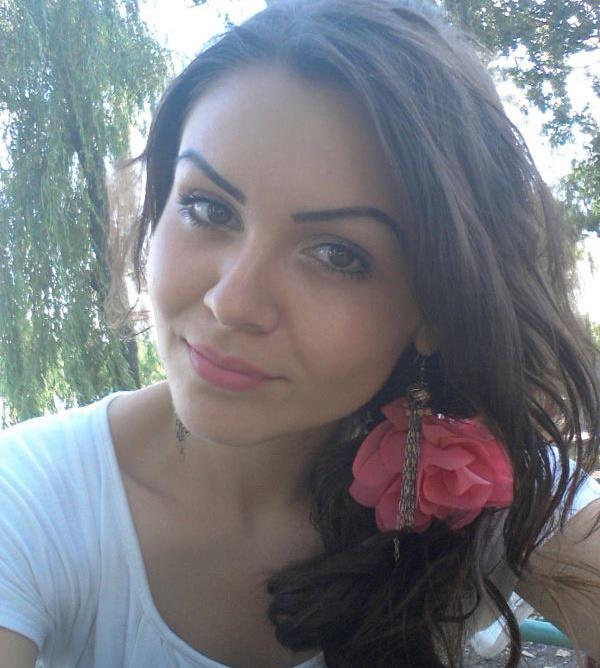 Doctorii se chinuie s-o scoata pe Monica din coma