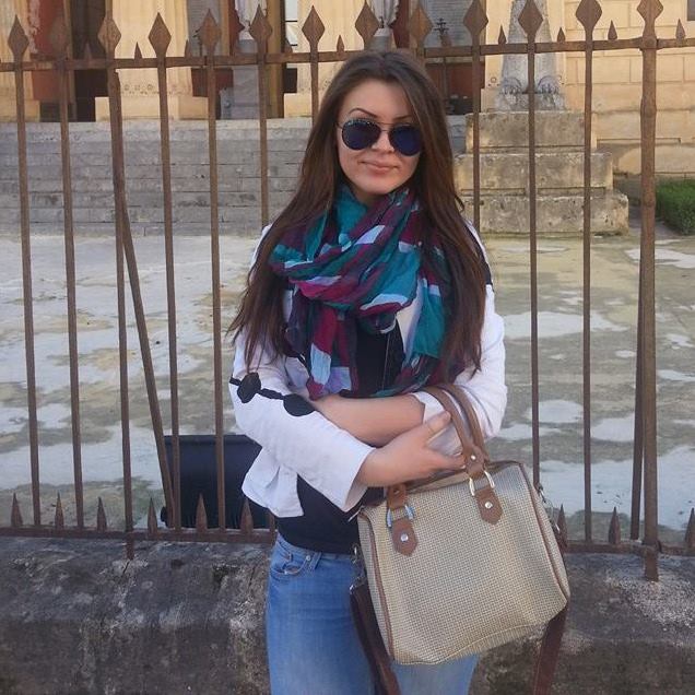 Tanara de 19 ani isi dorea sa fie mamica