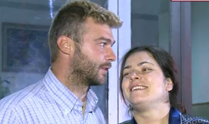 Dana si Sebi se descurca greu cu banii, mai ales ca au de crescut si o fetita