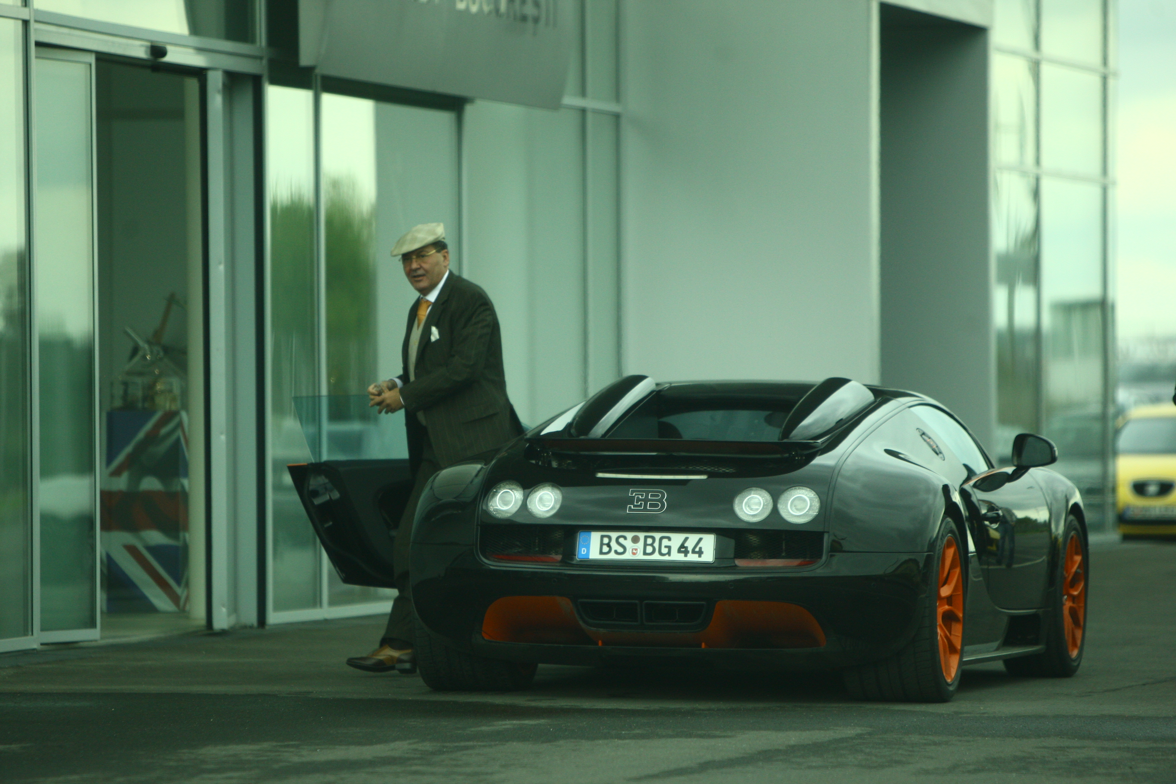 Dan Nicorescu a testat un Buggati de aproape 2 milioane de euro