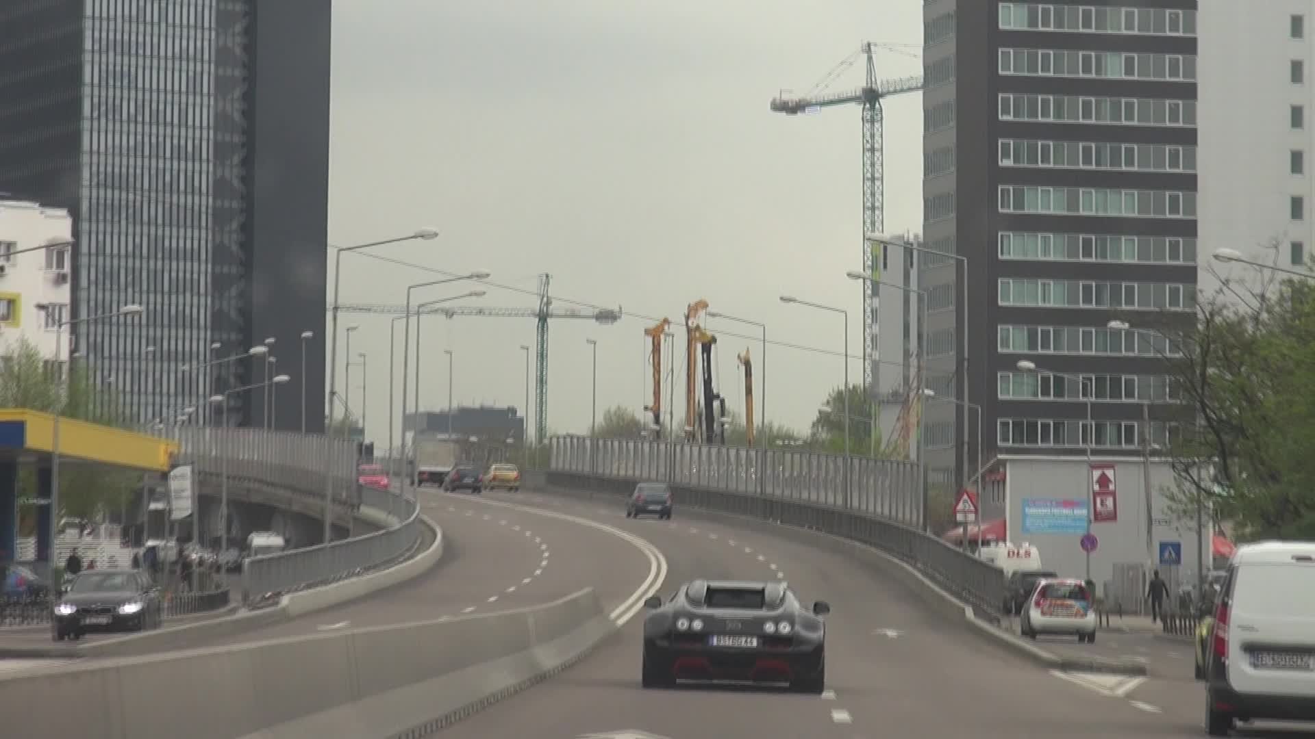 Omul de afaceri a accelerat pe podul din Pipera