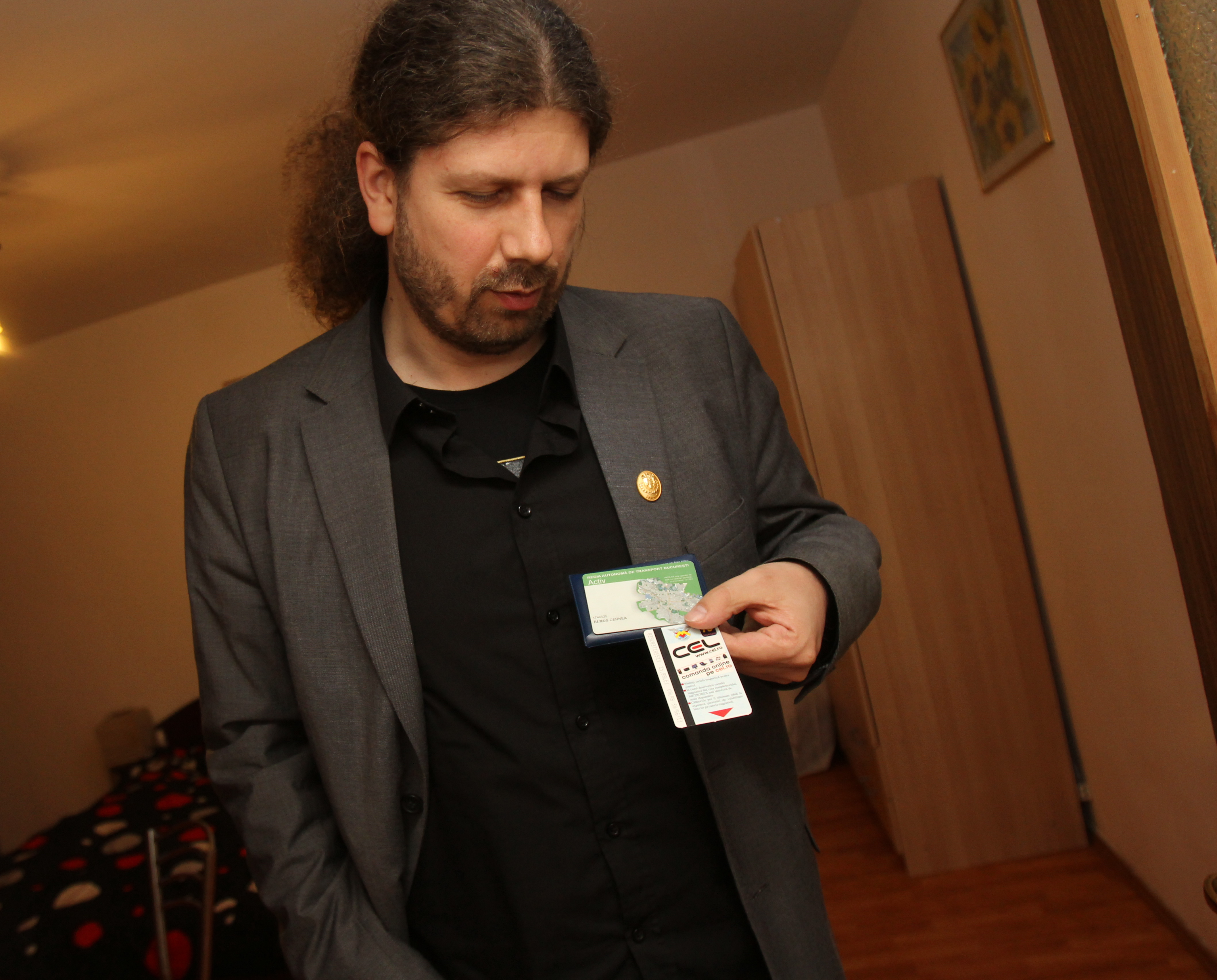 Politicianul sustine ca merge cu mijloacele de transport in comun