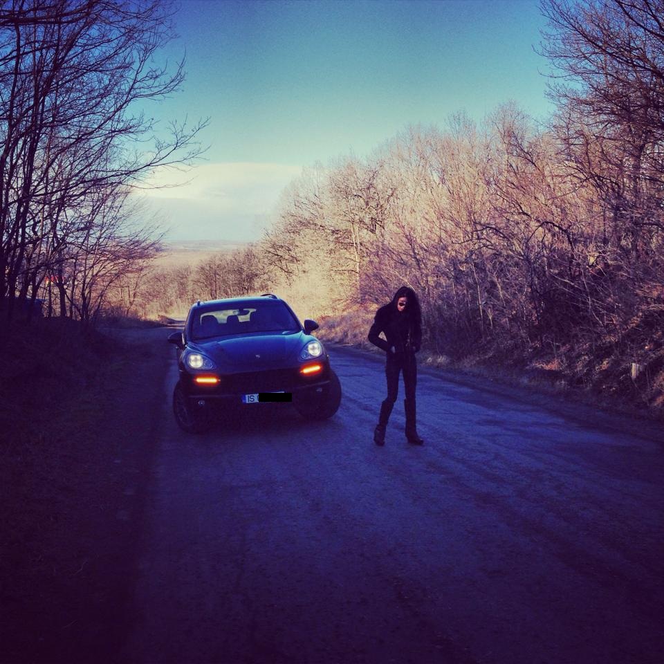 Toate masinile Adelinei sunt primite cadou de la printi