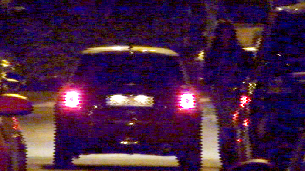 Inainte sa plece acasa, Alina a mai stat de vorba in masina cu prietena ei