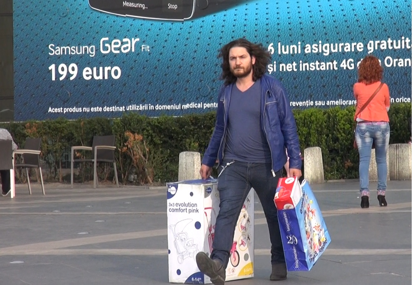 Florin a avut un mic incident cand a iesit din mall