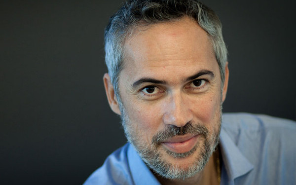 Ca sa se poata intretine, romanul a lucrat o perioada ca sofer pe limuzine