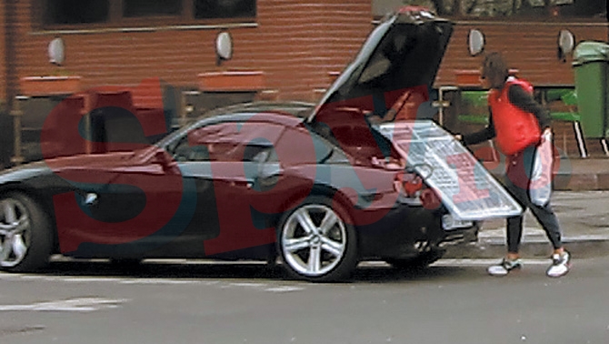 Roxana s-a intors incarcata de la cumparaturi