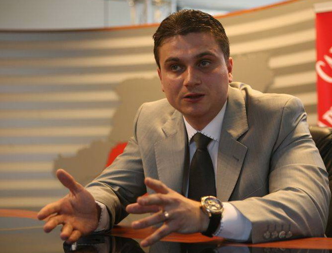 Avocatul Vicentiu Coltuc spune ca legea cimitirelor este ilegala