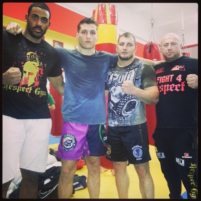 La Respect Gym, alaturi de Benny Adegbuy (stanga) si Raul Catinas (dreapta)