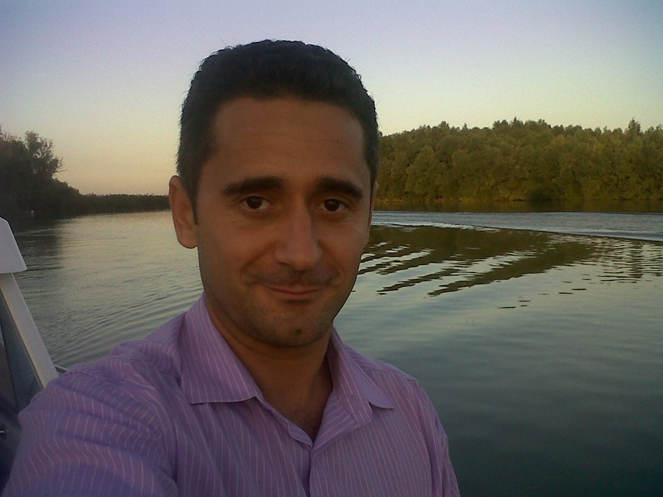 Fatu joaca aceeasi piese vreme de cinci ani