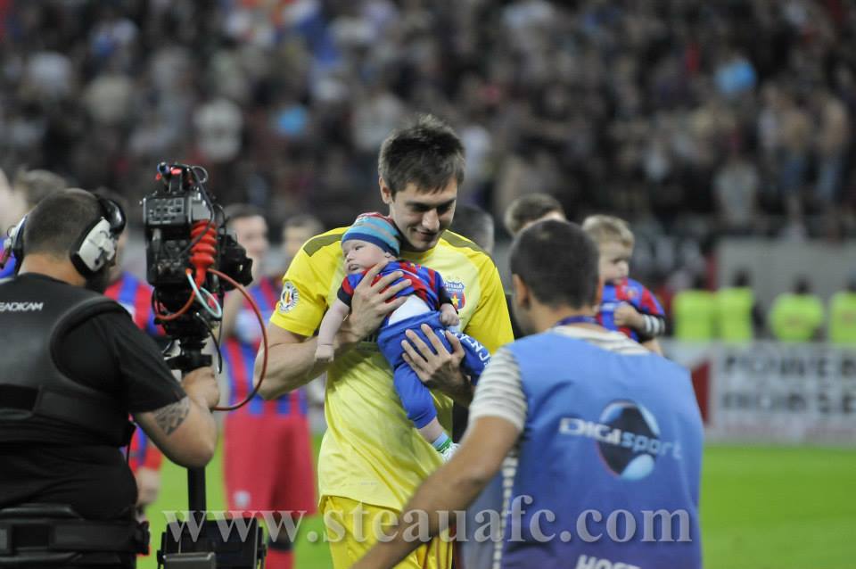 La nici patru luni, Tatarusanu si-a luat baiatul pe teren