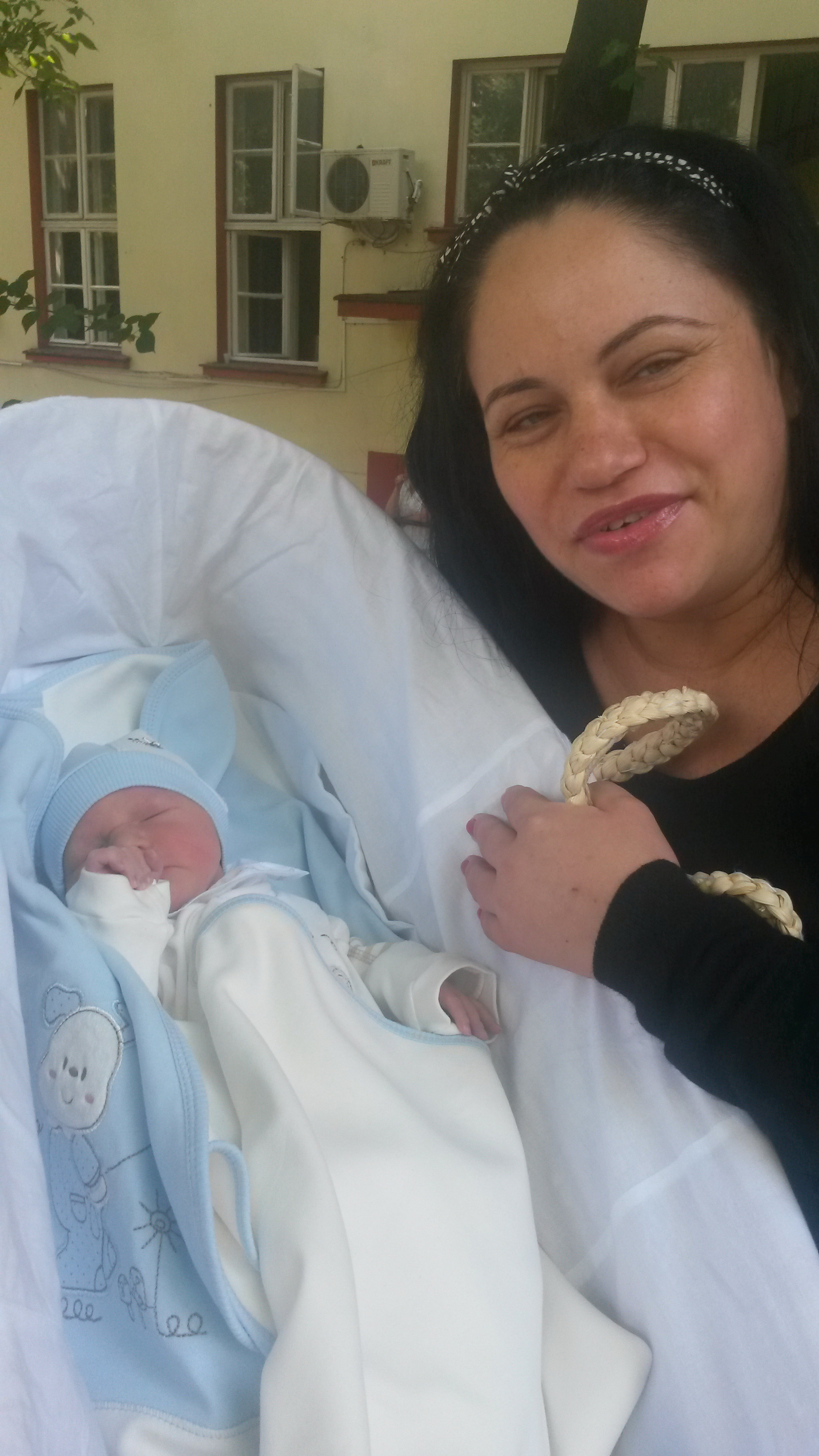 Marinela si micutul ei s-au externat astazi, iar amandoi se simt foarte bine