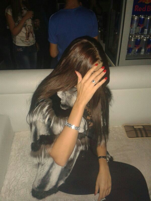 Alina inca mai poarta inelul de la Nick Radoi