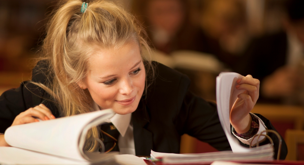 Daca te organizezi putin, poti recupera intr-o oarecare masura timpul de studiu pierdut pe parcursul anului