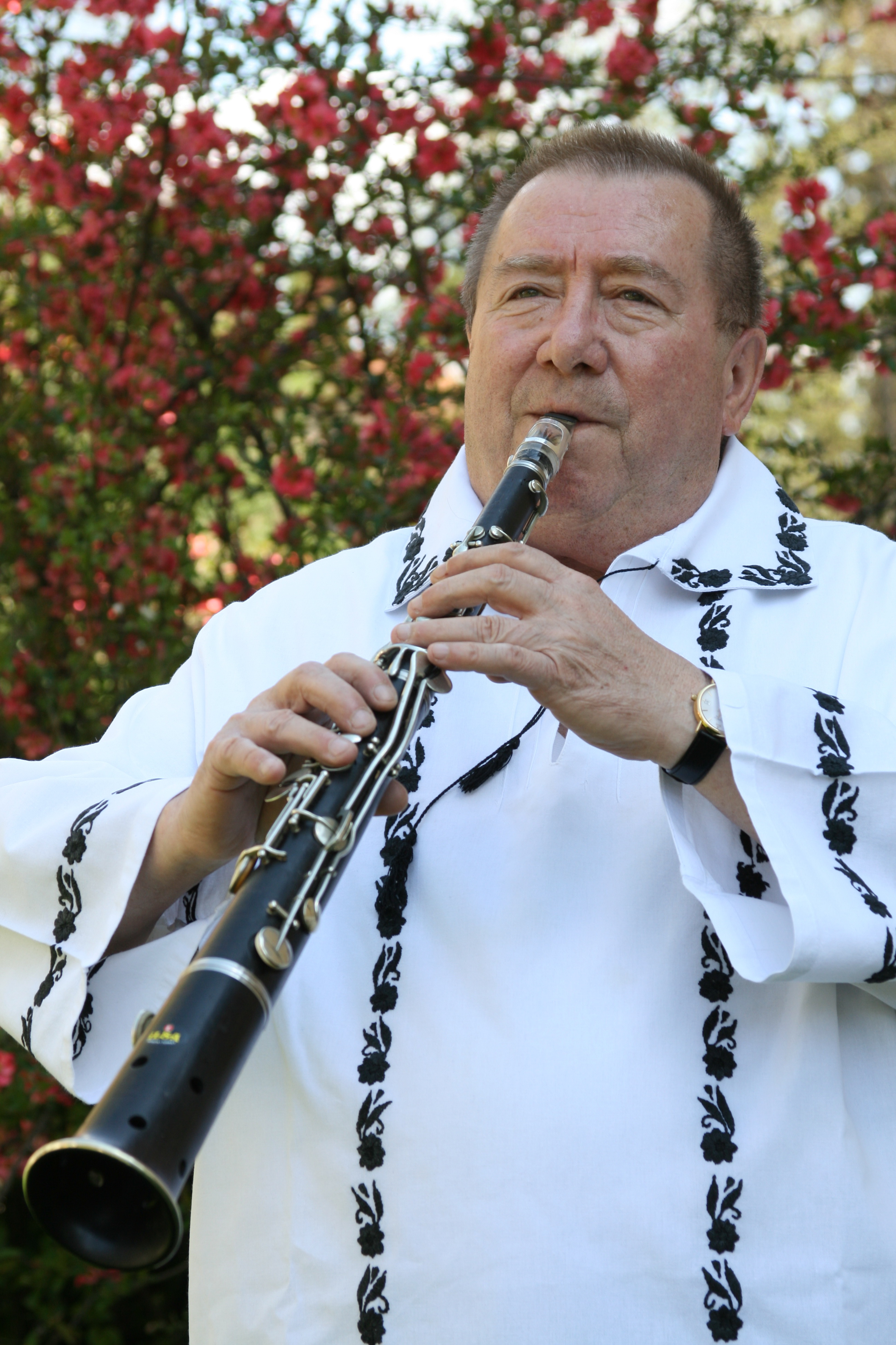 Dumitru Farcas canta la acelasi taragot de 55 de ani