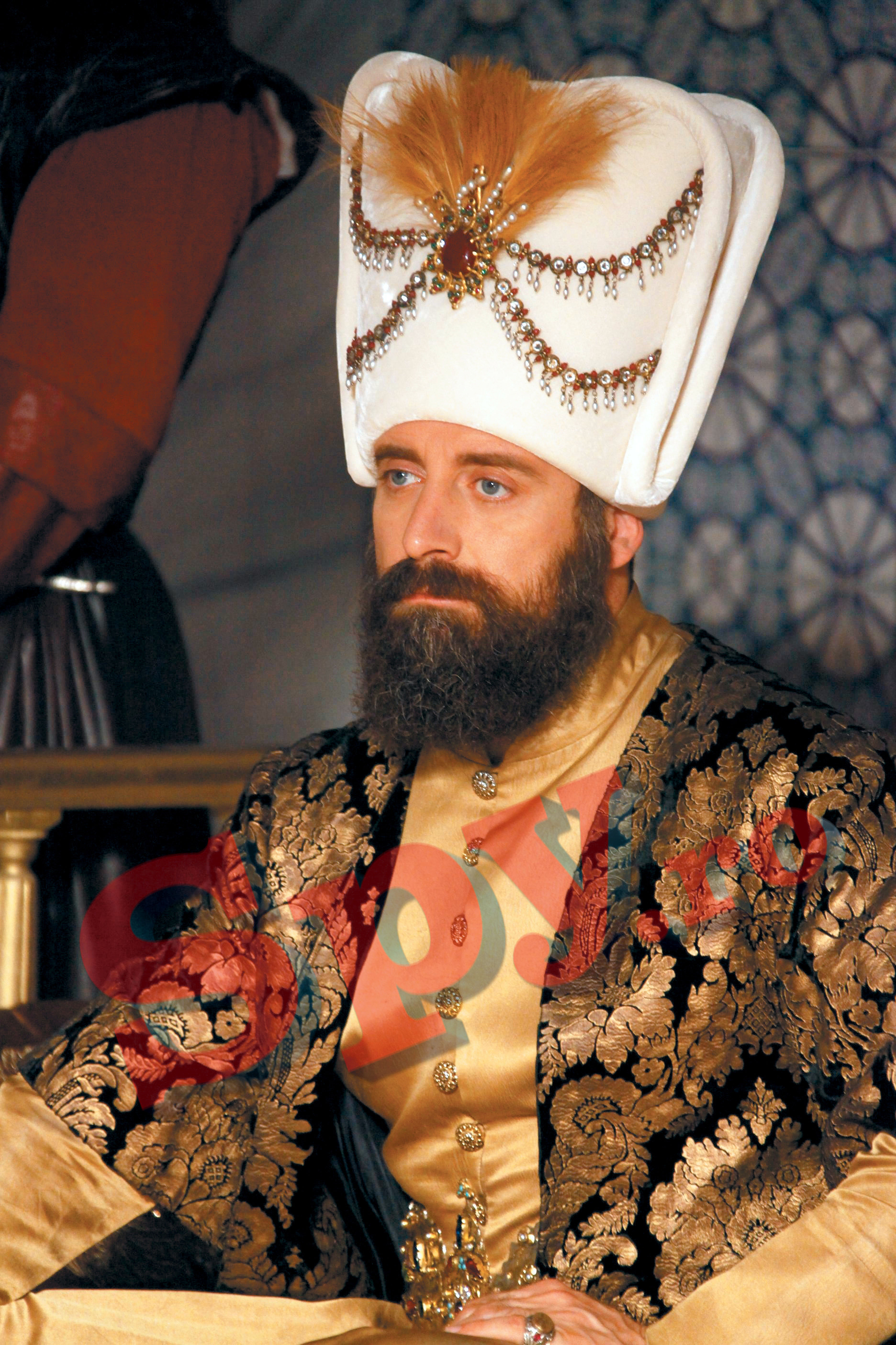 Halit il interpreteaza pe Suleyman in celebrul serial turcesc
