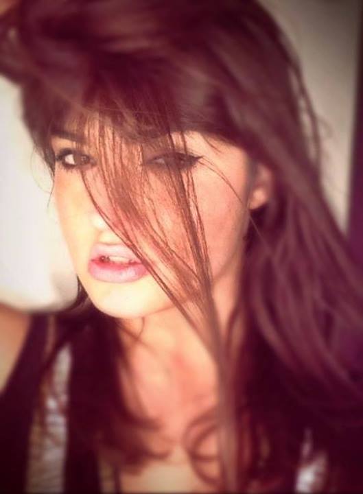 Diana este fiica artistului din casatoria cu Corina Enache