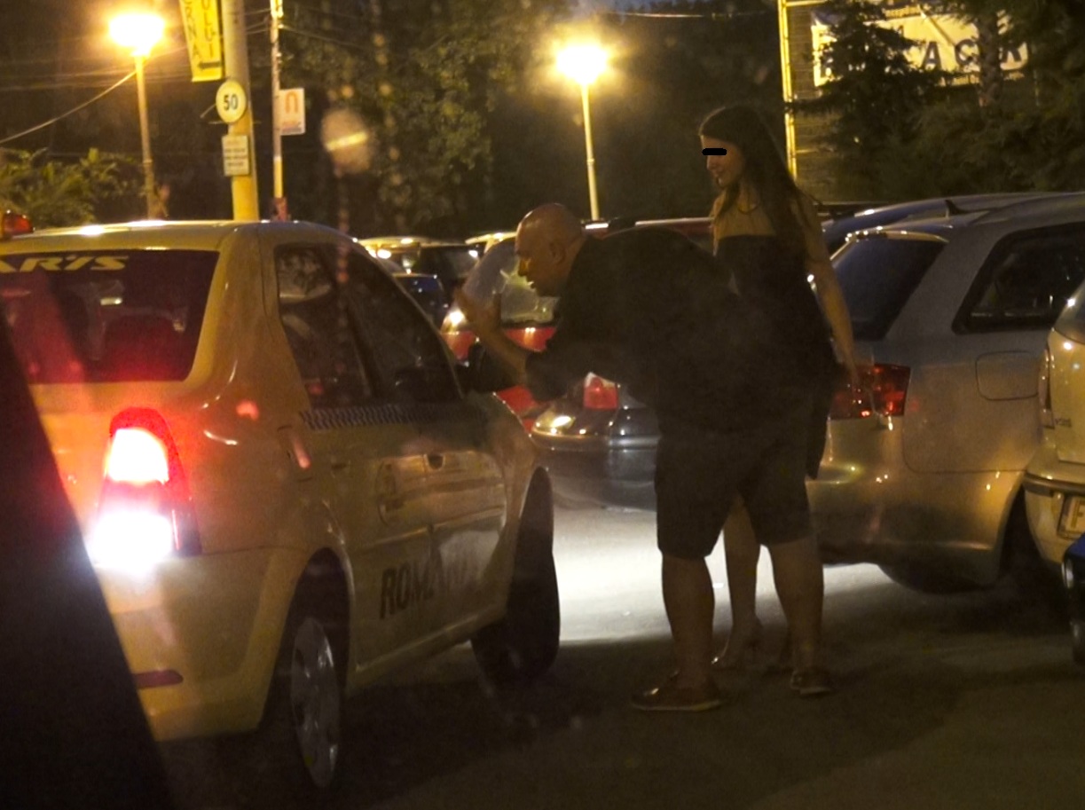 Celebrul bucatar nu se poate abtine si tipa la sofer ca din gura de sarpe