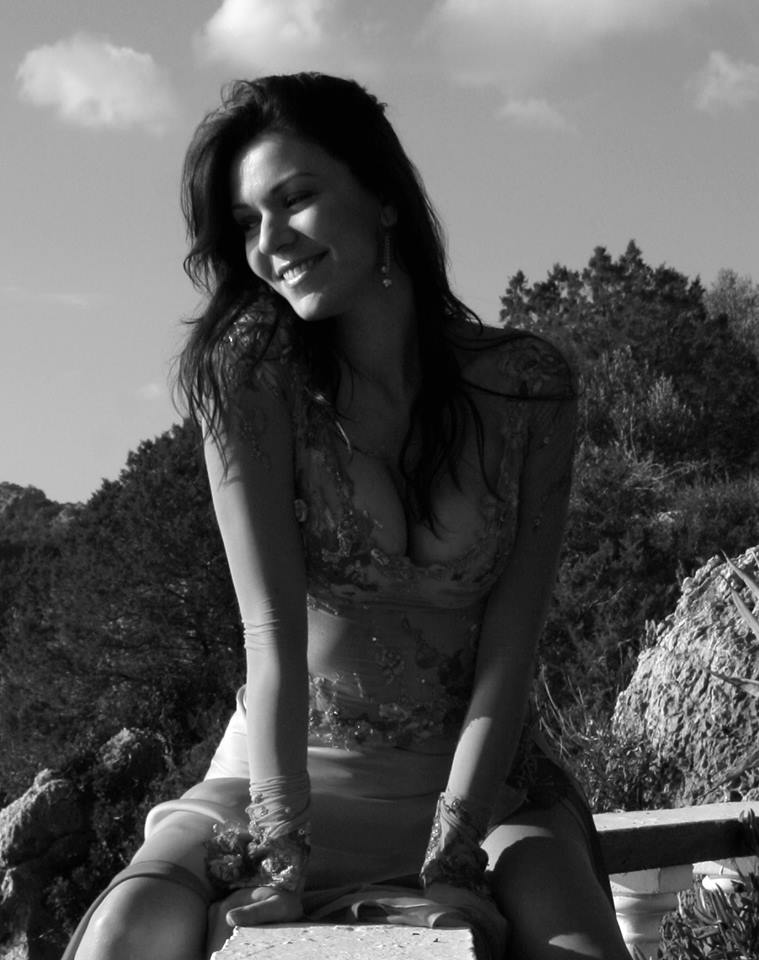 La 40 de ani, fostul manechin si-a pastrat frumusetea si senzualitatea din perioada in care prezenta moda