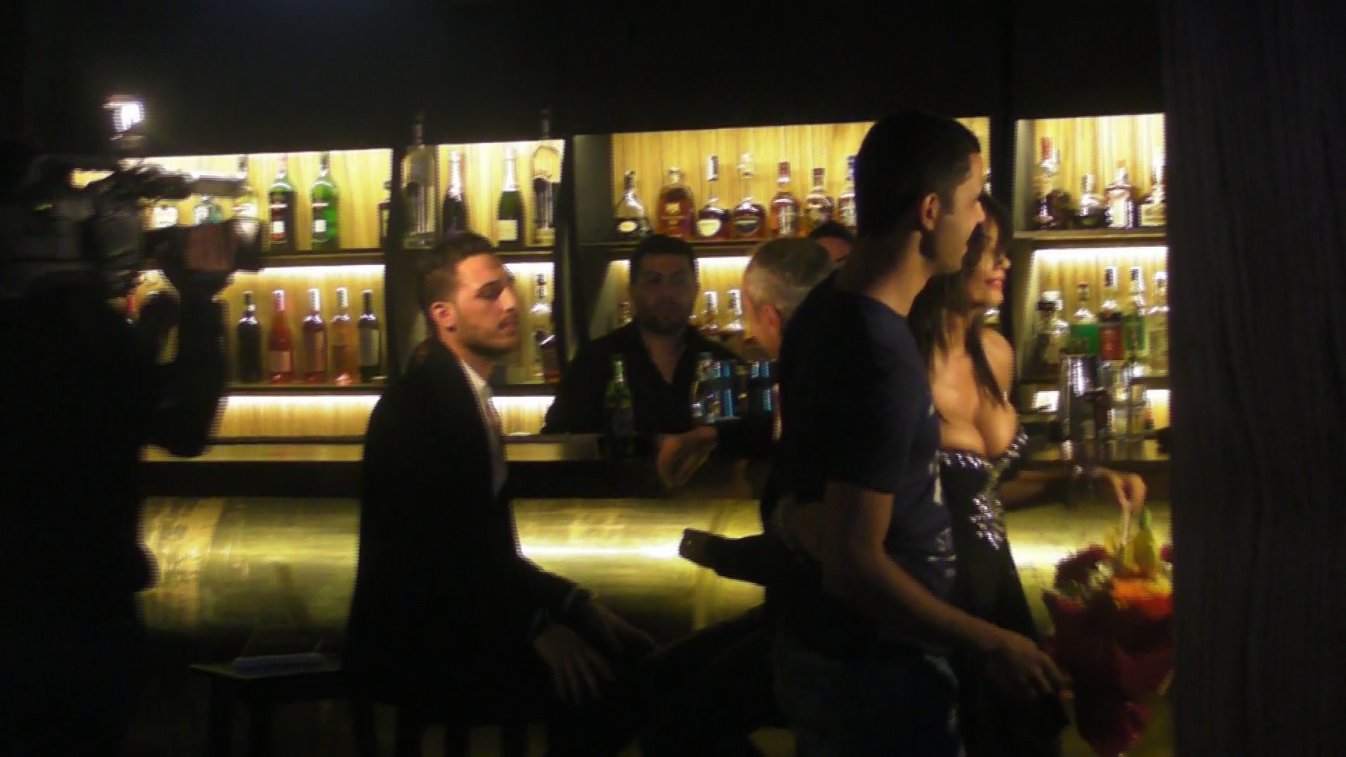 Lui Tomer nu pare sa-i convinga apropierea Oanei de acest tanar