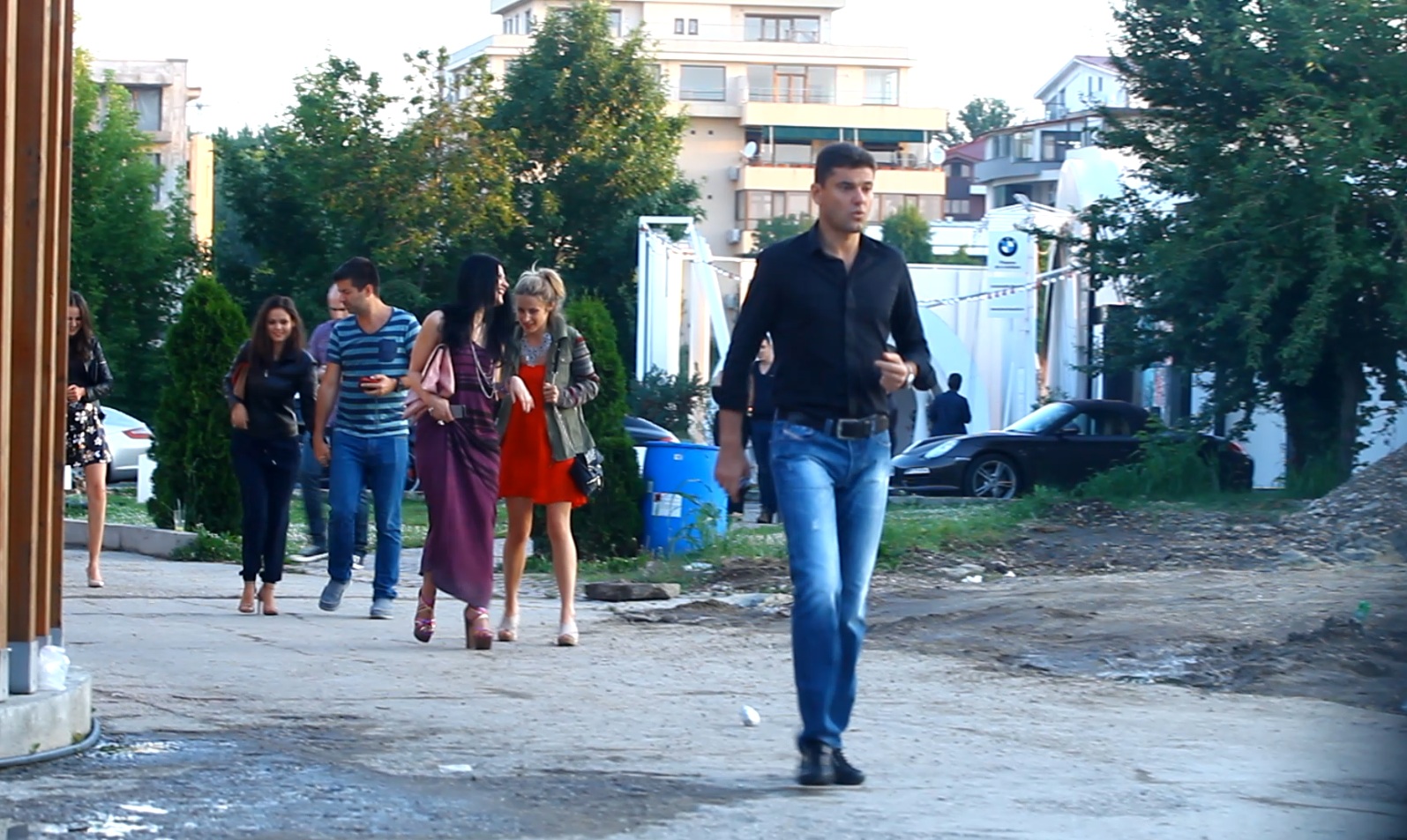 Politicianul ofteaza din greu dupa ce paraseste clubul