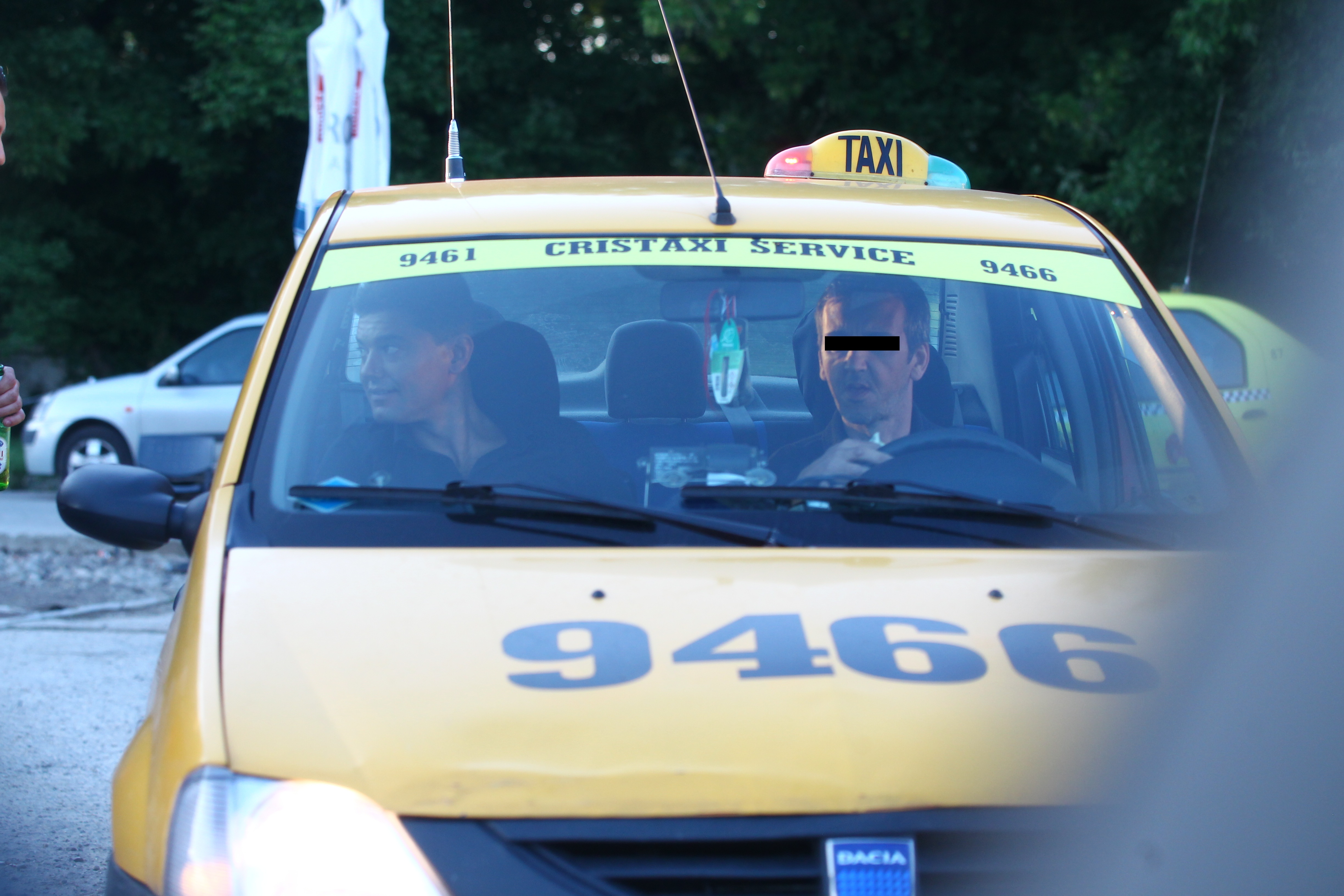 Boureanu a plecat tanjind la petrecaretii din zona